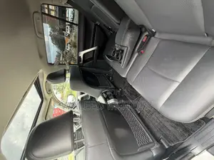 Toyota Land Cruiser Prado 2.7 2022 White