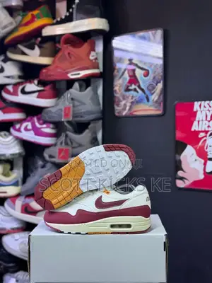 Air Max 1 Lx “Team Red”
