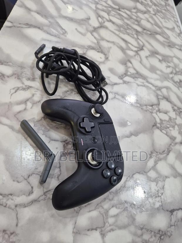 Playstation 4 Pro 1tb With 2 Games and 2 Controllers - thumbnail 3