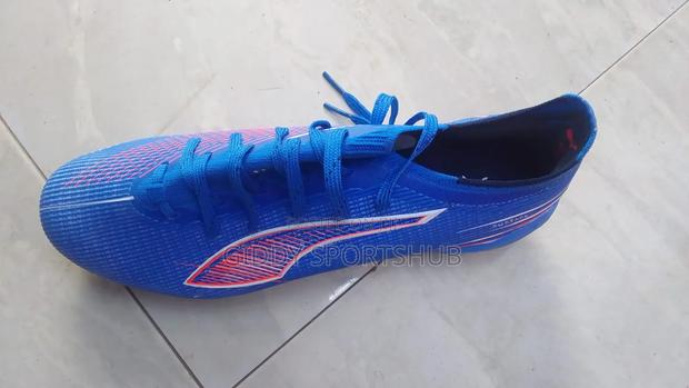 The Puma Ultra 5 Carbon Fg Football Boot Royal 