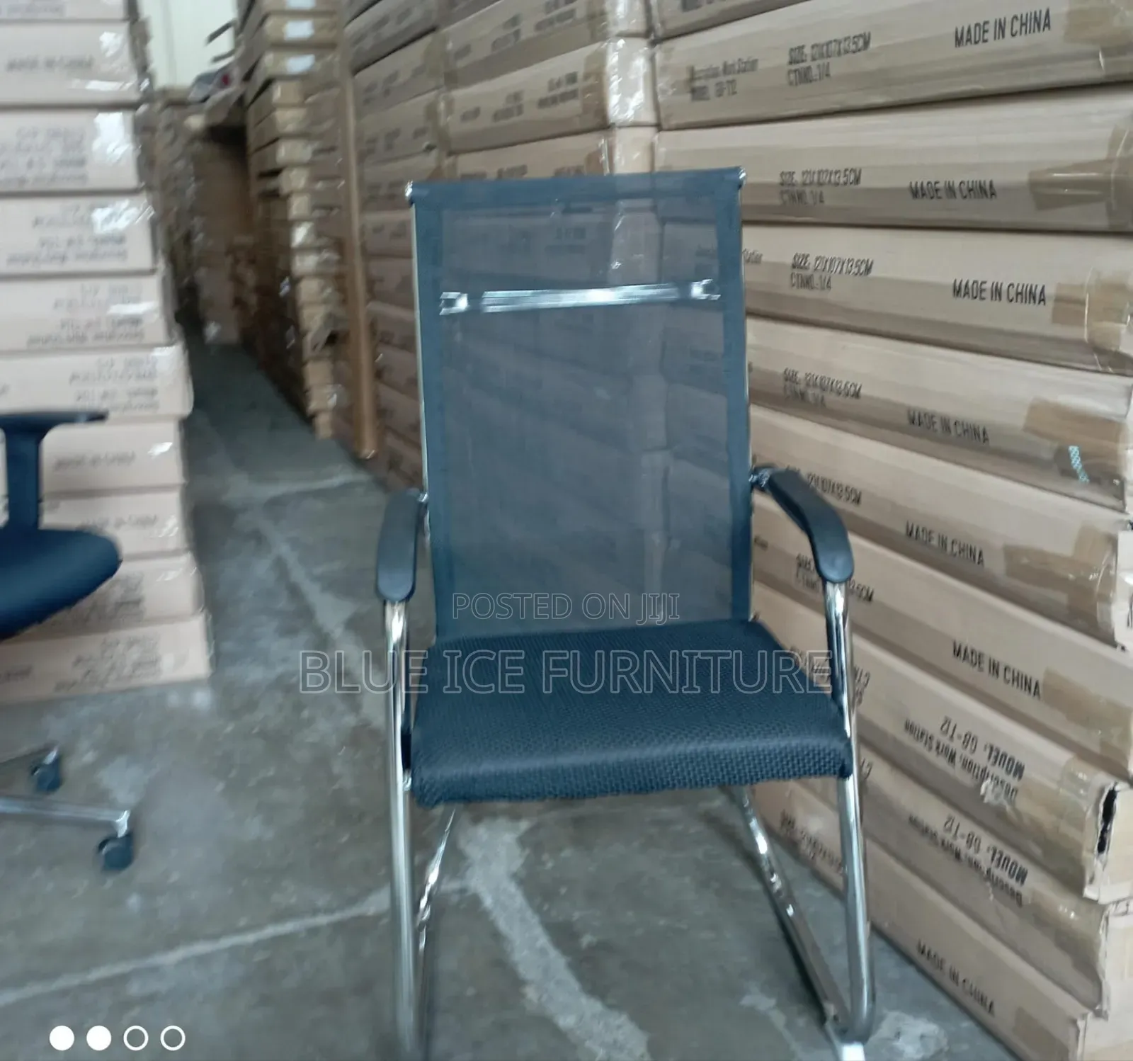 Office Guest Seat With Handle and Mesh Back