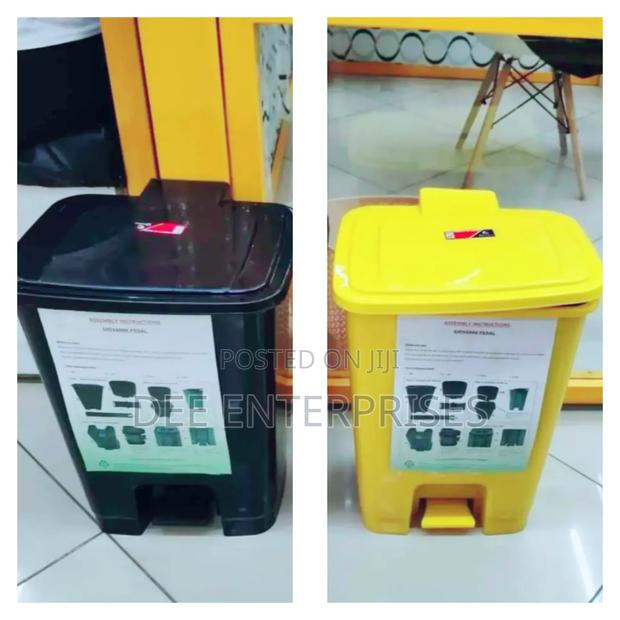 30 Litre Plastic Pedal Bin