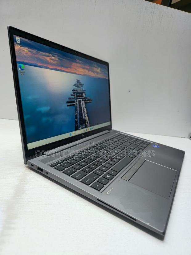 Laptop HP ZBook Firefly G8 16GB Intel Core i7 SSD 512GB - thumbnail 2