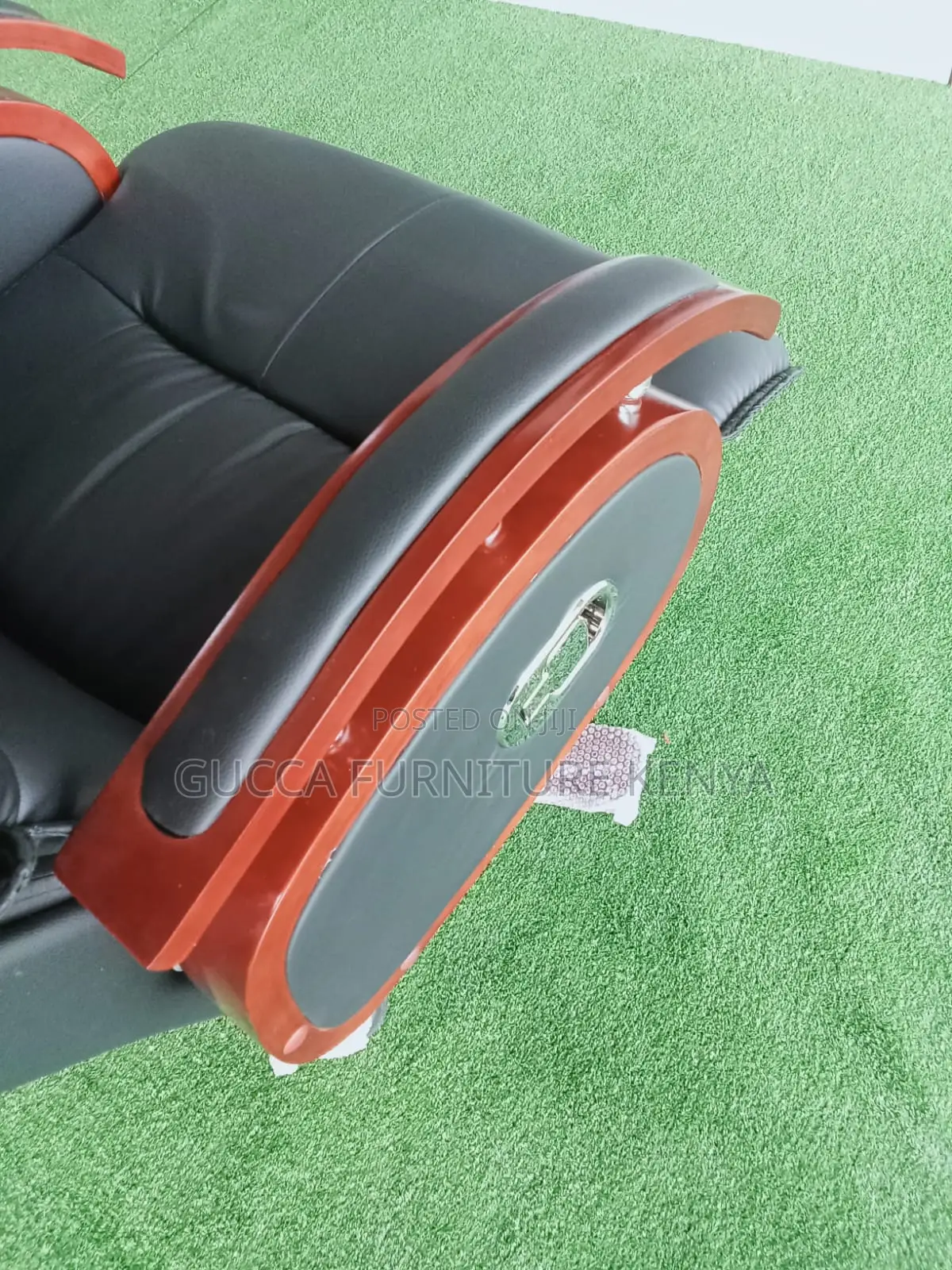 Executive Director's Reclining Office Desk Seat