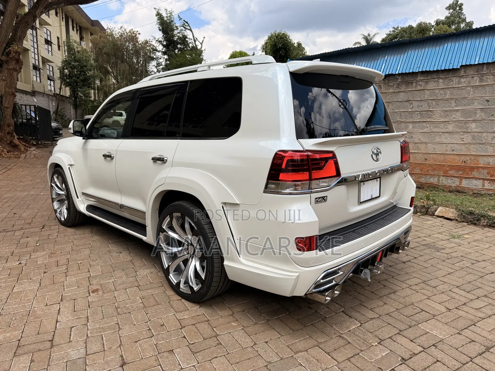 Toyota Land Cruiser 4.6 V8 ZX 2020 White