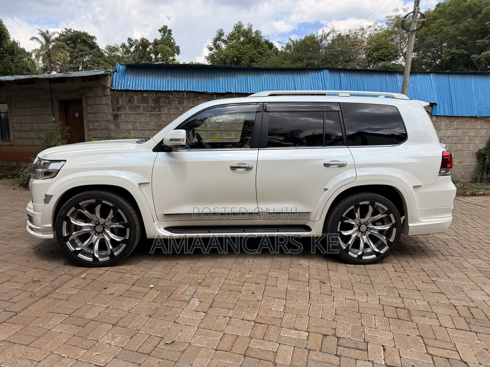 Toyota Land Cruiser 4.6 V8 ZX 2020 White