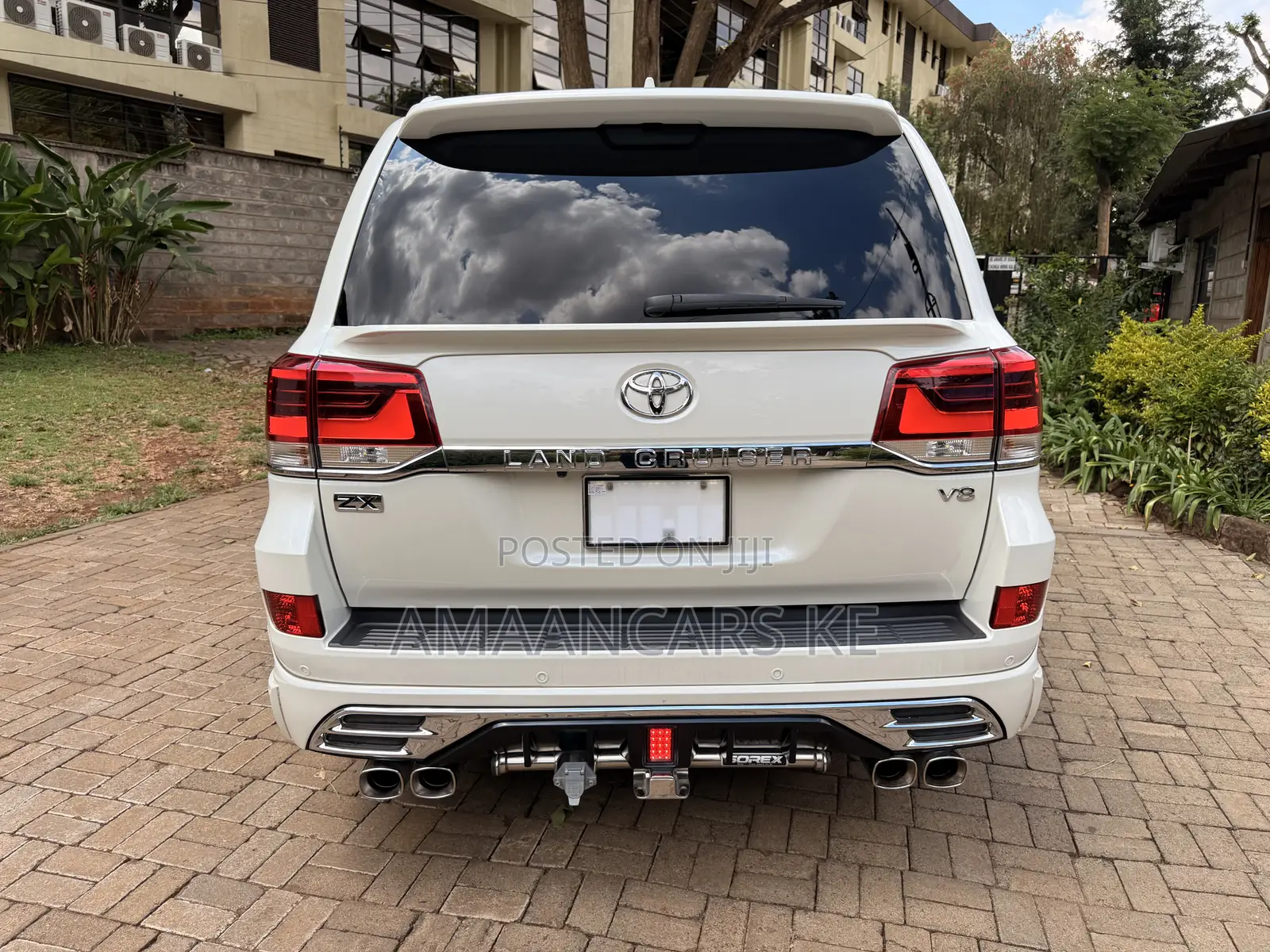 Toyota Land Cruiser 4.6 V8 ZX 2020 White