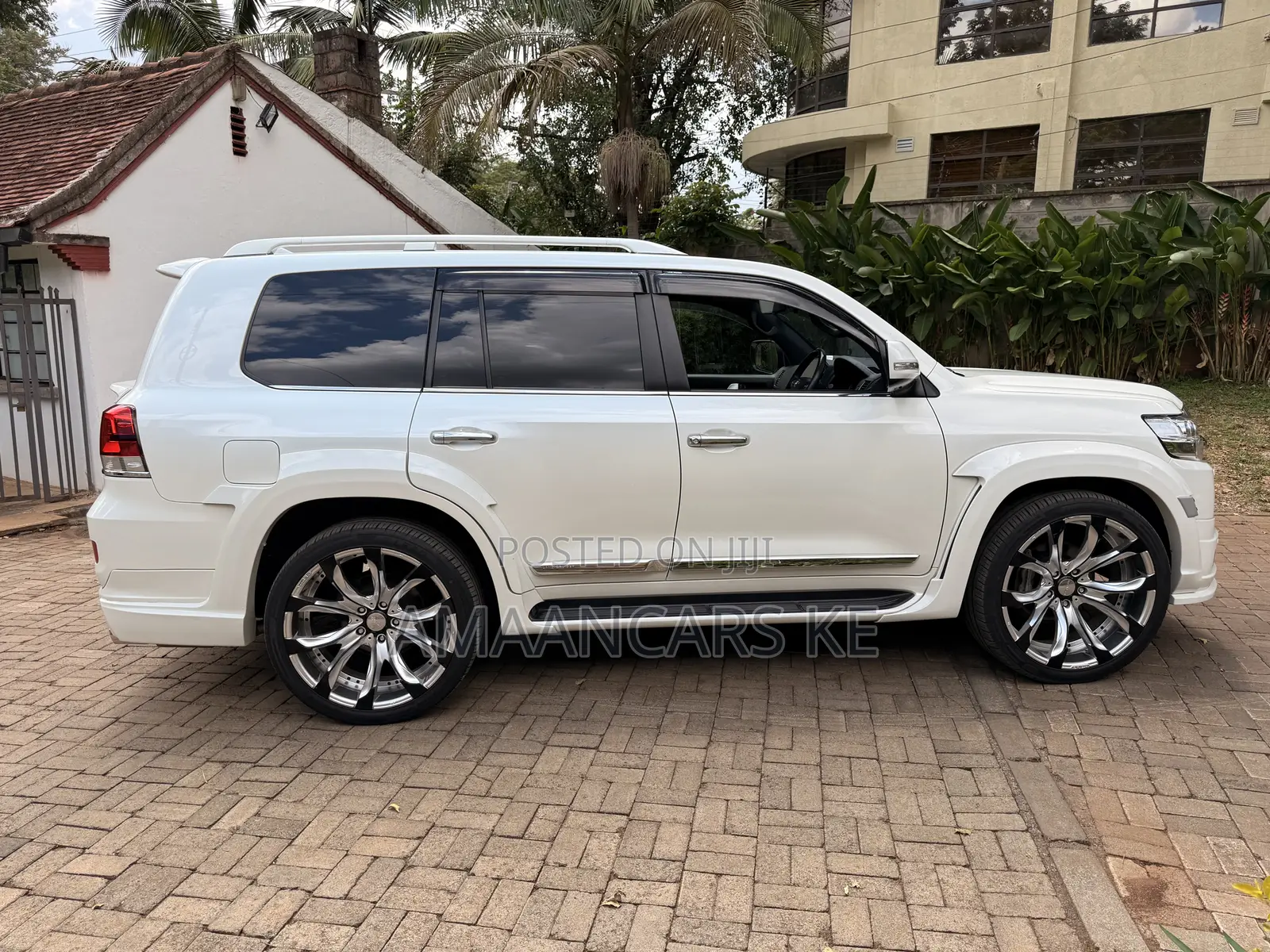 Toyota Land Cruiser 4.6 V8 ZX 2020 White