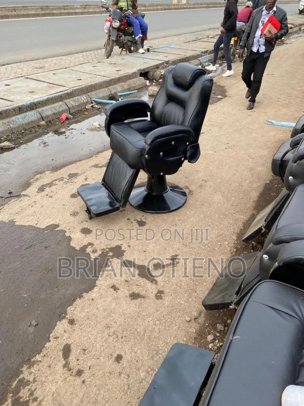 Jumbo Barber Seats - main view