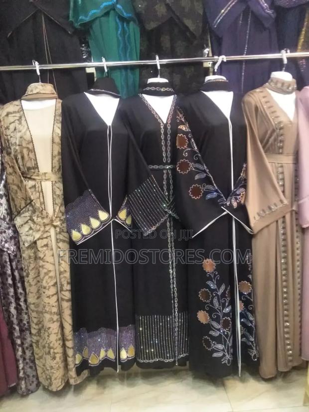 Ladies Classic Abaya - thumbnail 3