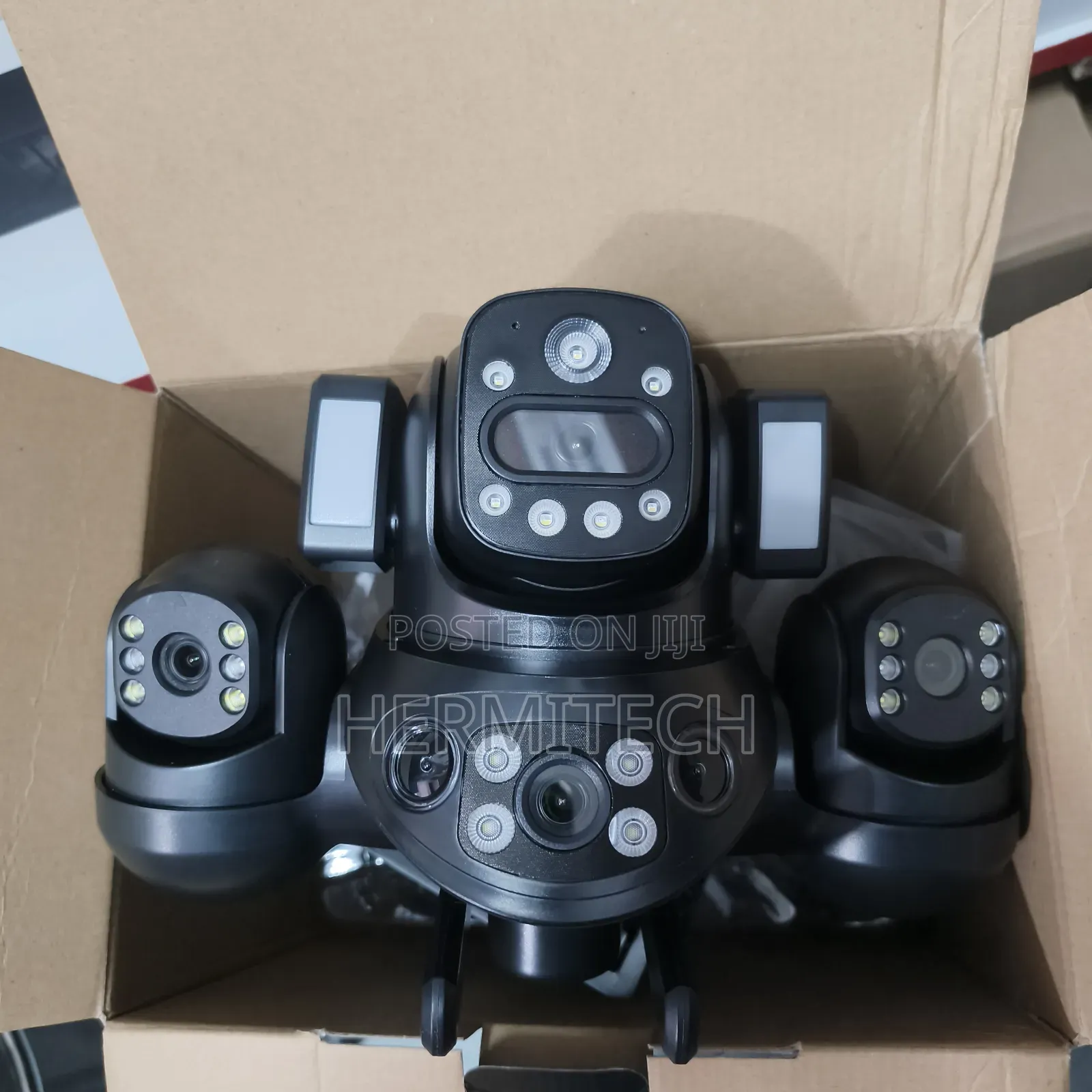 4lens Dual Panel Solar Powered CCTV Camera