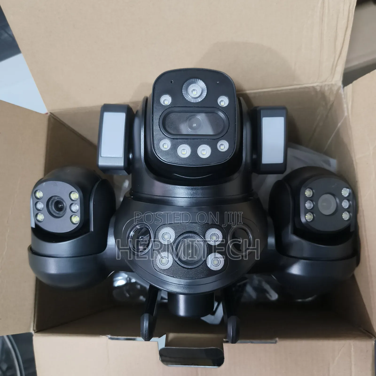 4lens Dual Panel Solar Powered CCTV Camera