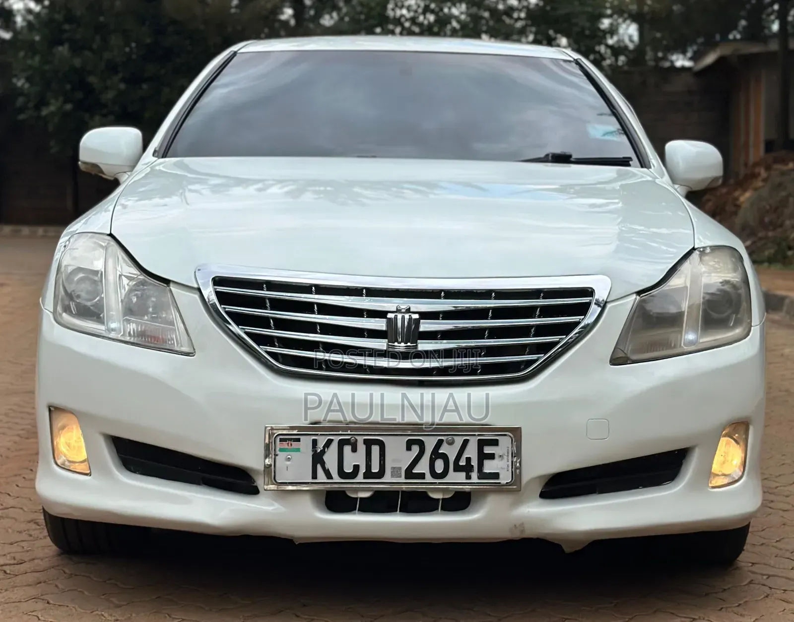 Toyota Crown 2009 White