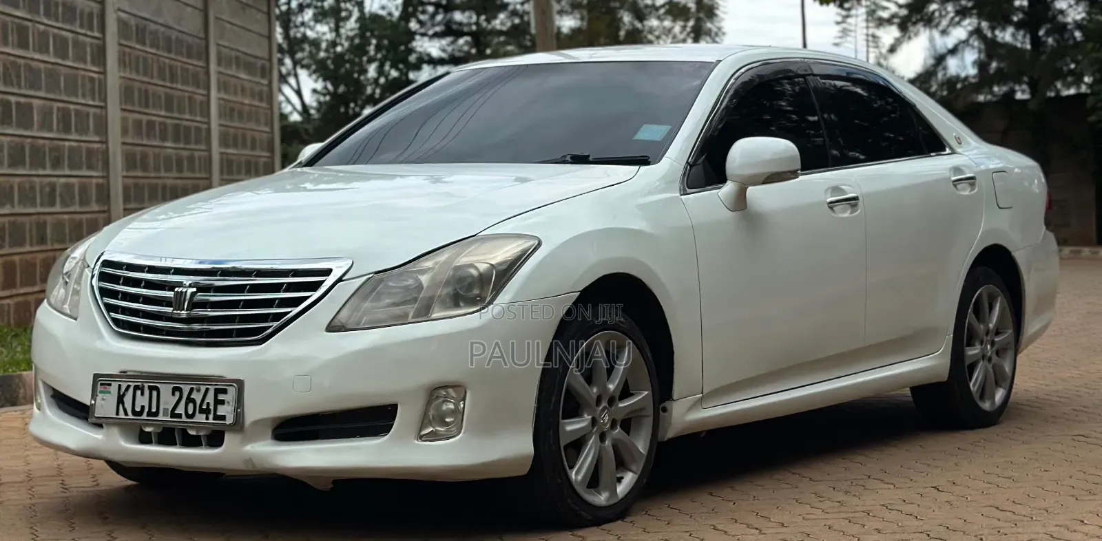 Toyota Crown 2009 White