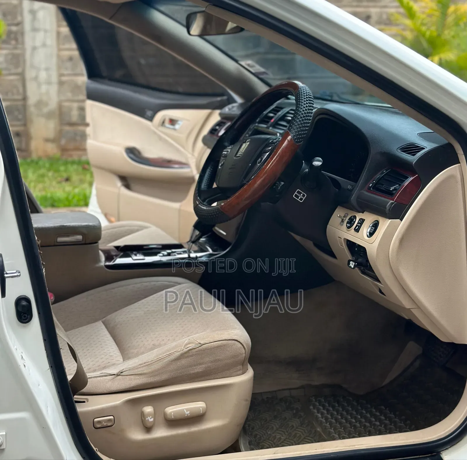 Toyota Crown 2009 White