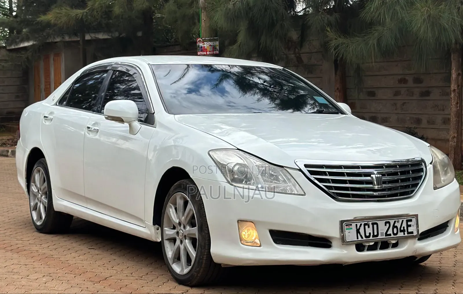 Toyota Crown 2009 White