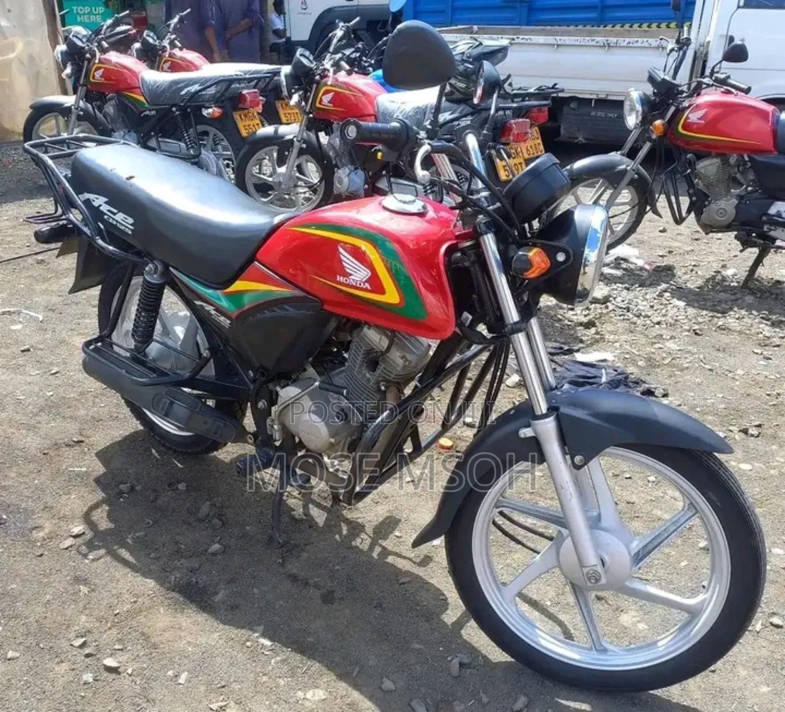 Honda CB 2024 Red