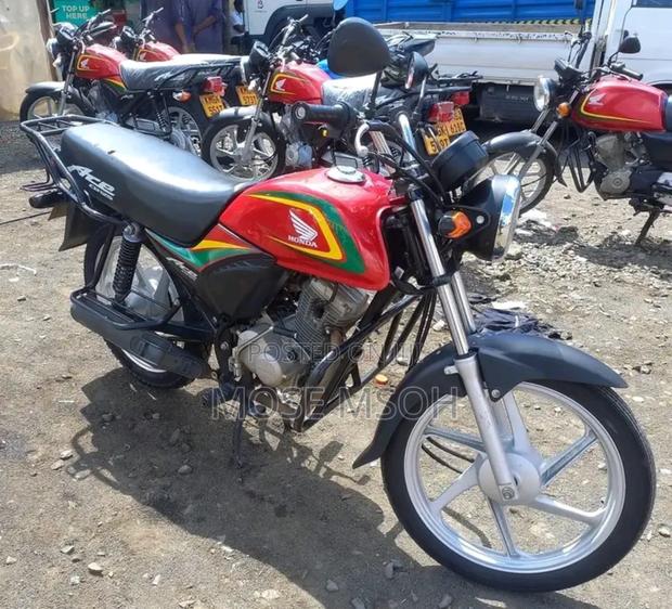 Honda CB 2024 Red