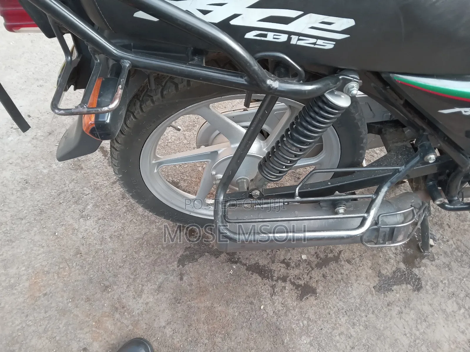 Honda CB 2024 Red