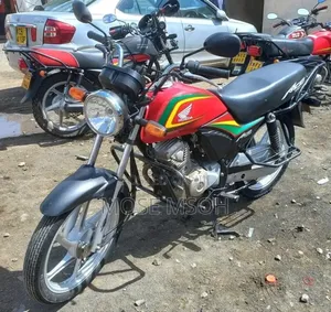 Honda CB 2024 Red