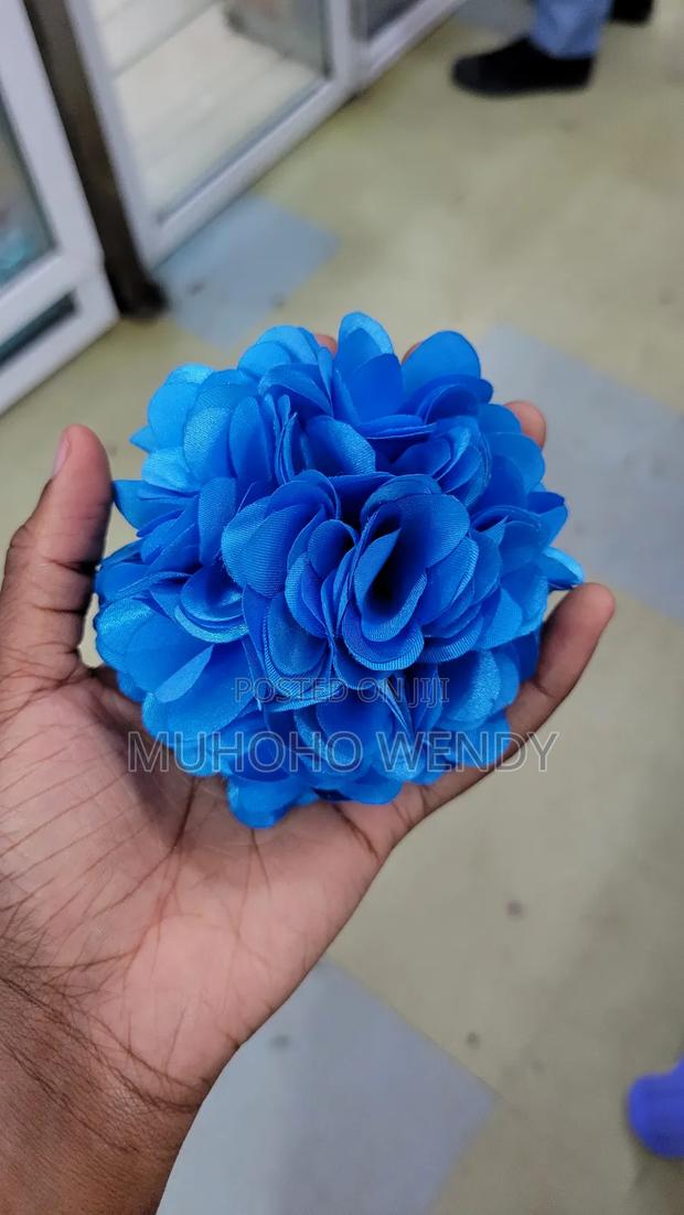 Liiht Blue Flower Clip - main view