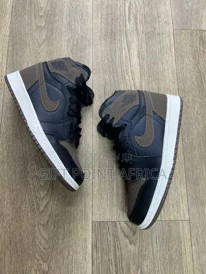 Nike Air Jordan 1 Retro High Og "Palomino" Sneakers.