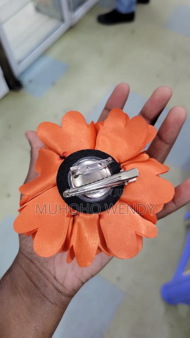 Orange Flower Clip - thumbnail 2