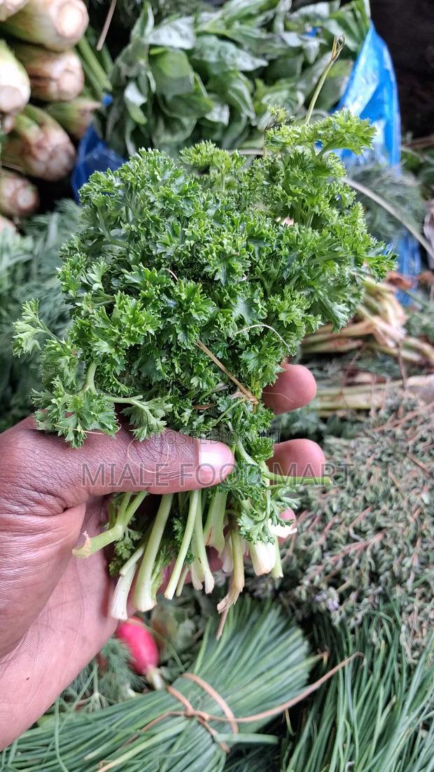Fresh Herbs. Thyme, Dill, Basil, Oregano, Lemon Grass, Chives, Mint . - thumbnail 4