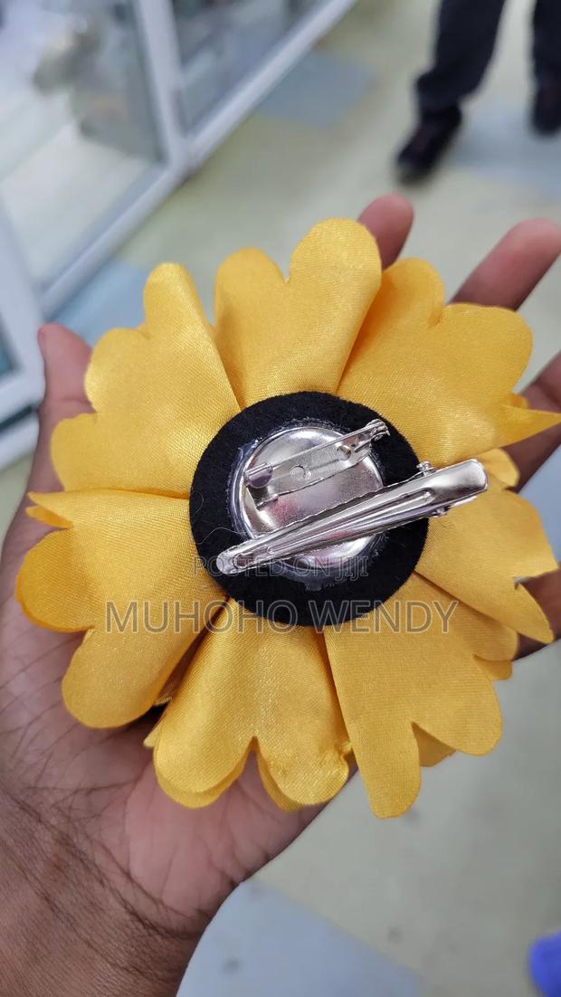 Gold Flowe Clip - thumbnail 4