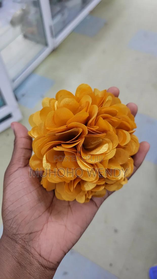 Gold Flowe Clip - thumbnail 5