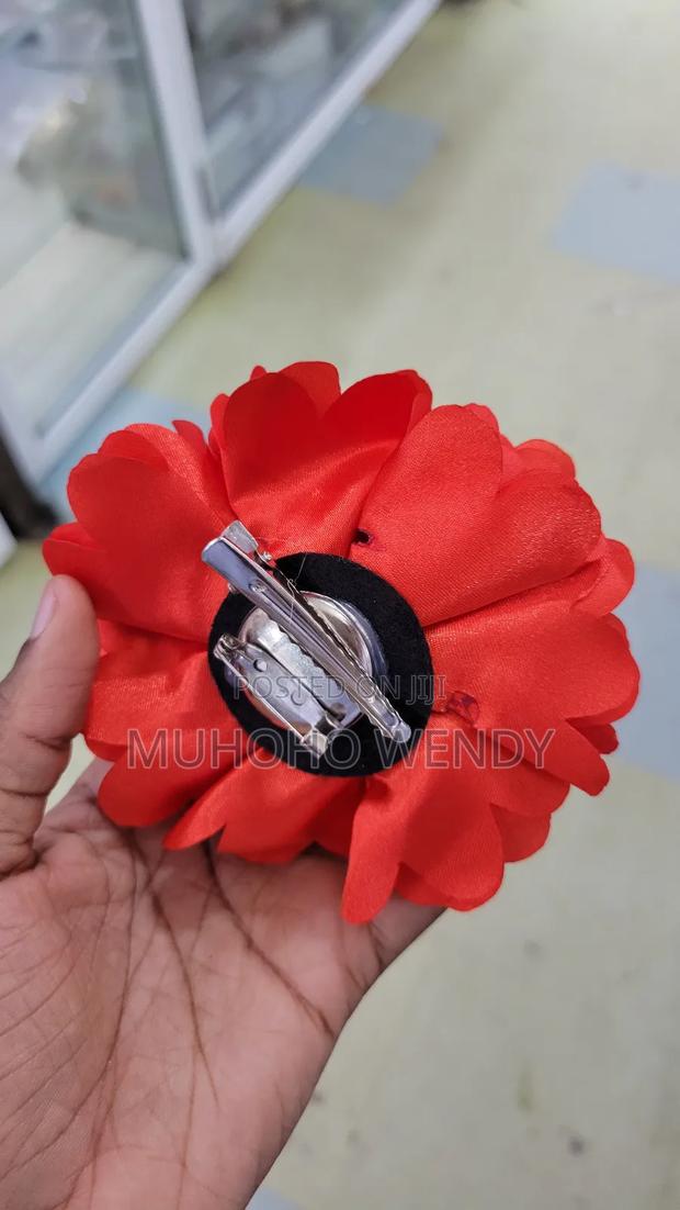 Red Flower Clip - thumbnail 4