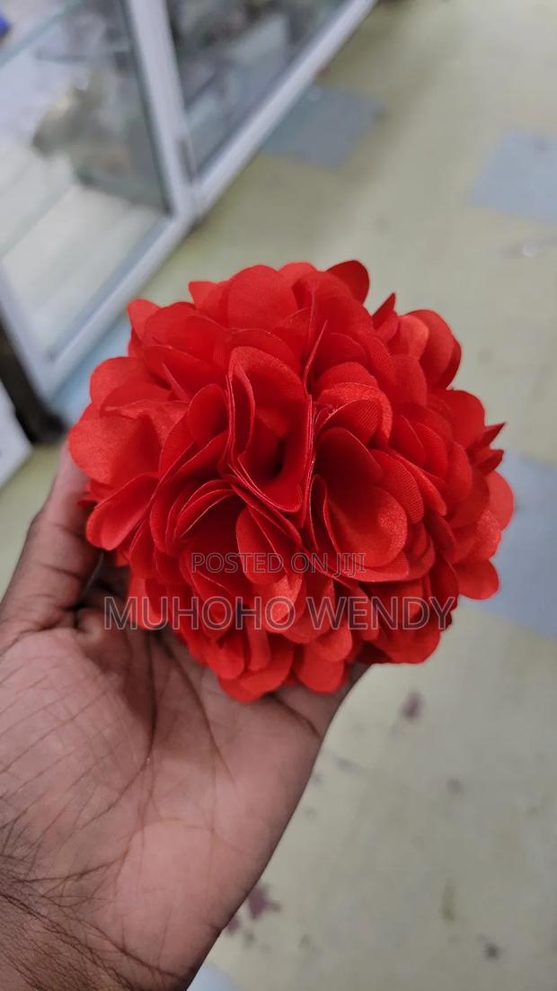 Red Flower Clip - thumbnail 5