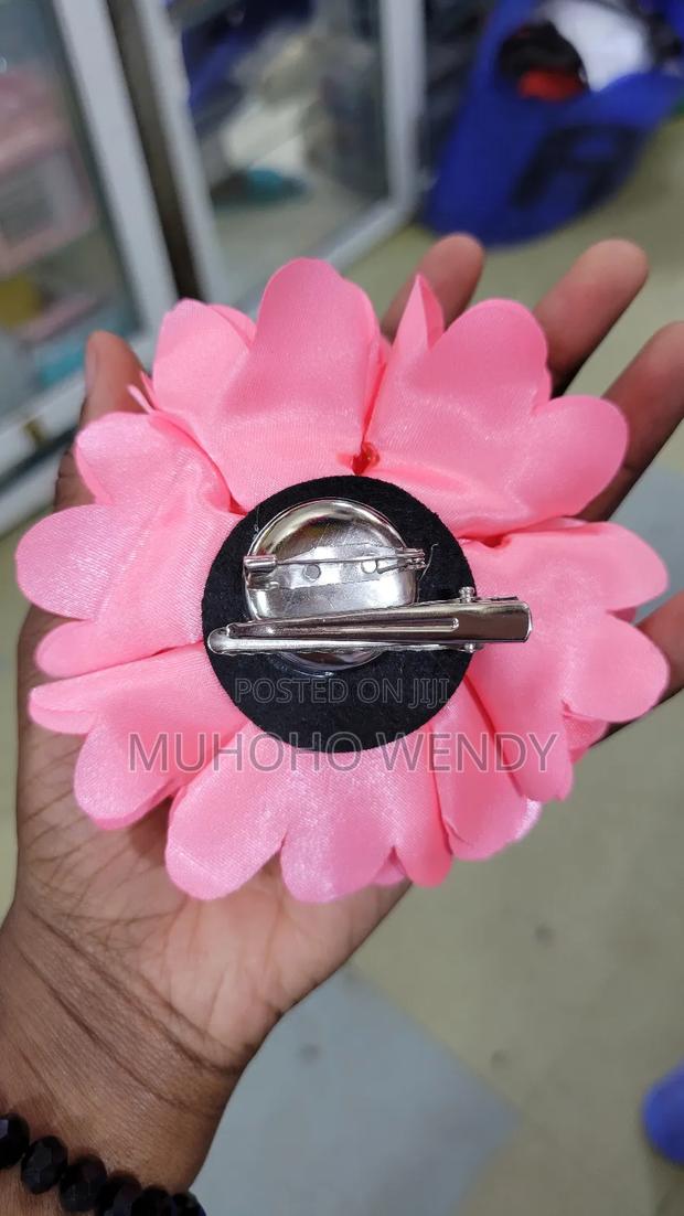 Light Pink Flower Clip - thumbnail 3