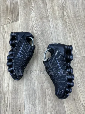 Nike Shox Tl Sneakers In Black Sneakers