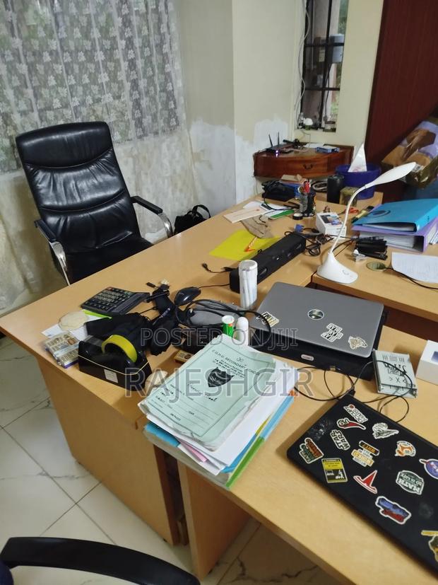Office Desk - thumbnail 2