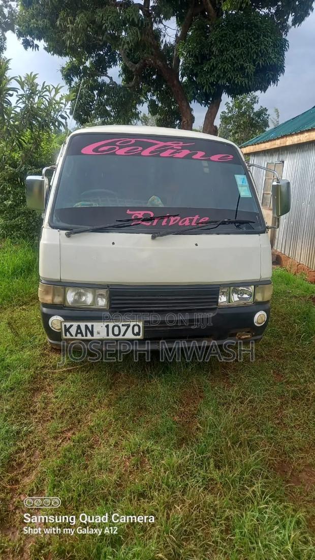 Nissan Caravan (Urvan) 1994 White