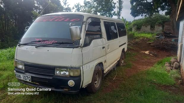 Nissan Caravan (Urvan) 1994 White - thumbnail 3