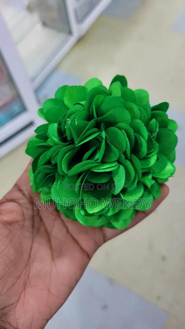 Green Flower Clip - main view
