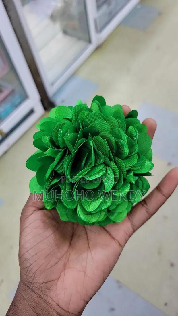 Green Flower Clip - thumbnail 4