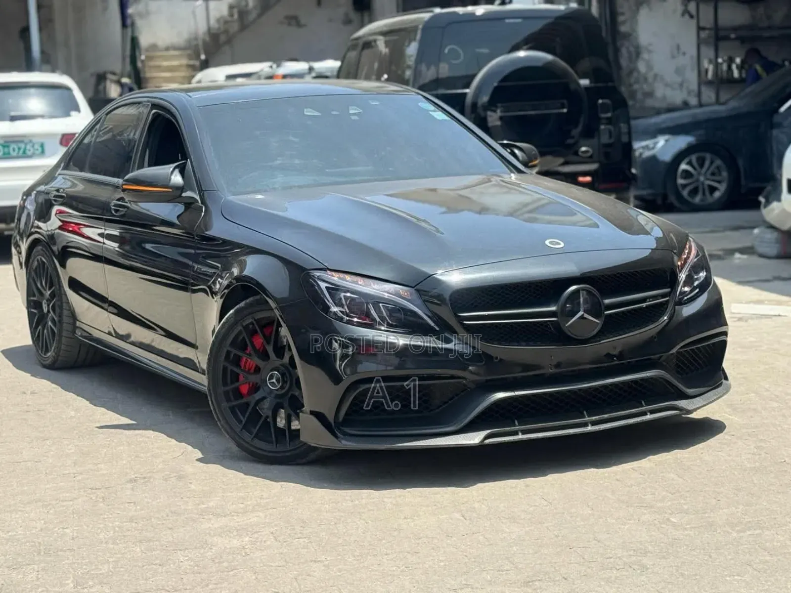 Mercedes-Benz C63 Base RWD Sedan (4.0L V8 7A) 2018 Black
