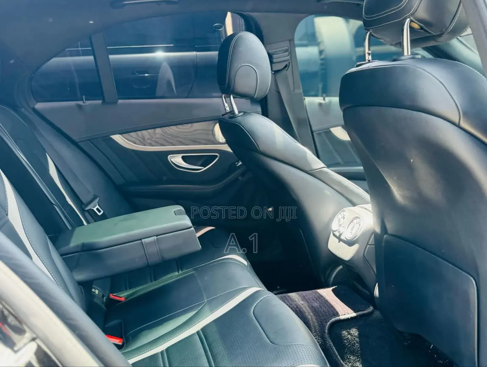 Mercedes-Benz C63 Base RWD Sedan (4.0L V8 7A) 2018 Black