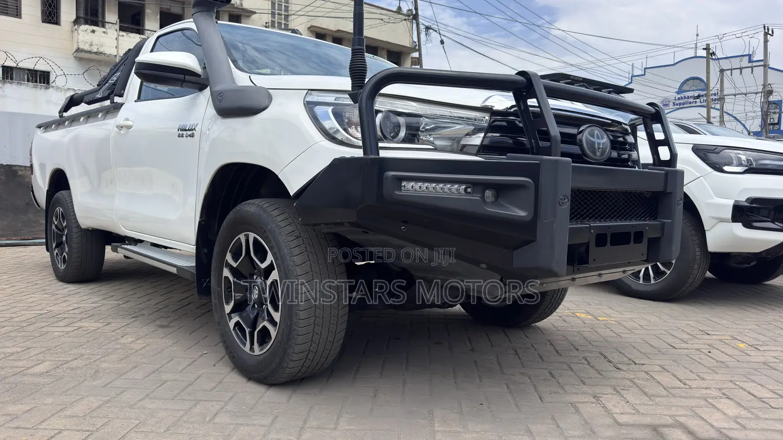 Toyota Hilux Rugged 4x4 2019 White
