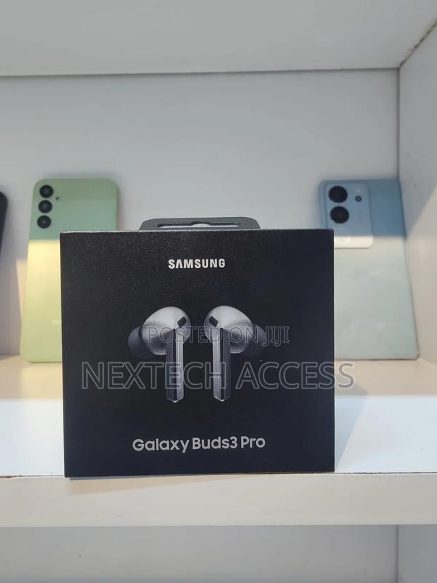 Samsung Galaxy Buds3 Pro - main view