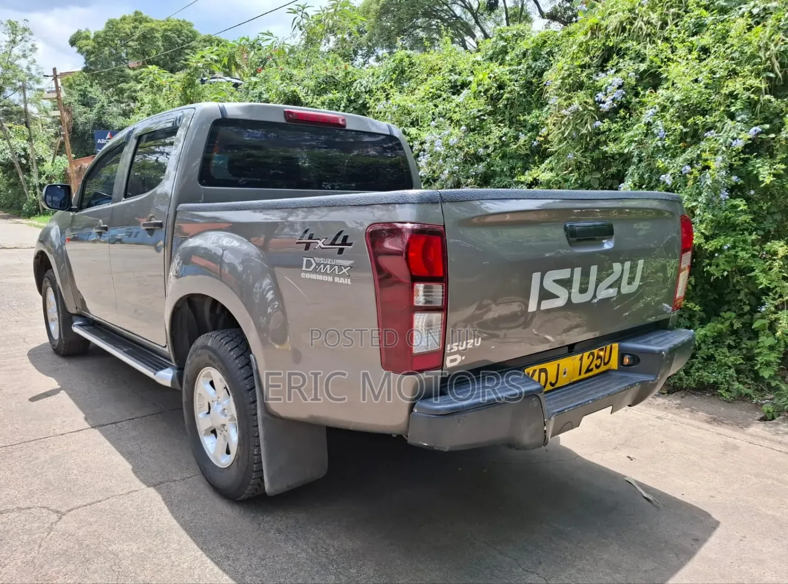Isuzu D-MAX 2022 Brown