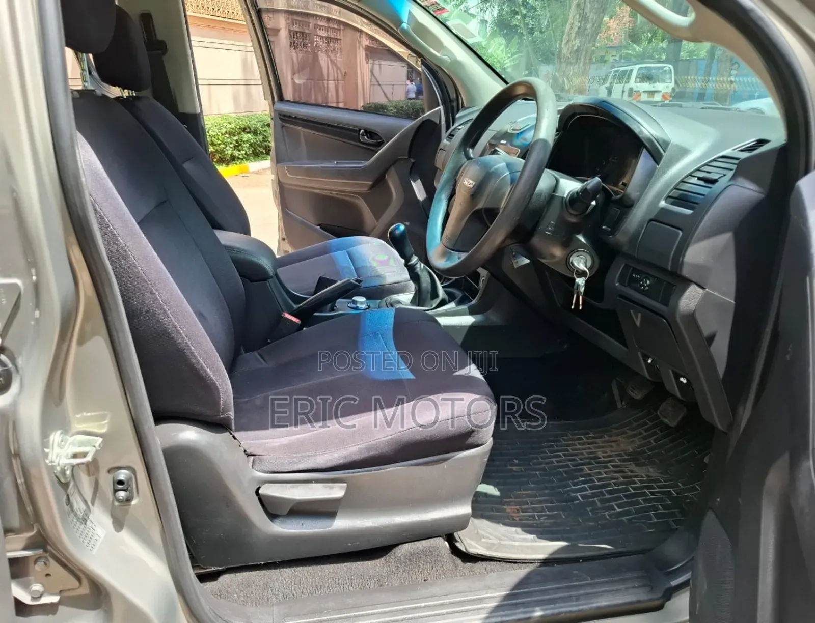 Isuzu D-MAX 2022 Brown
