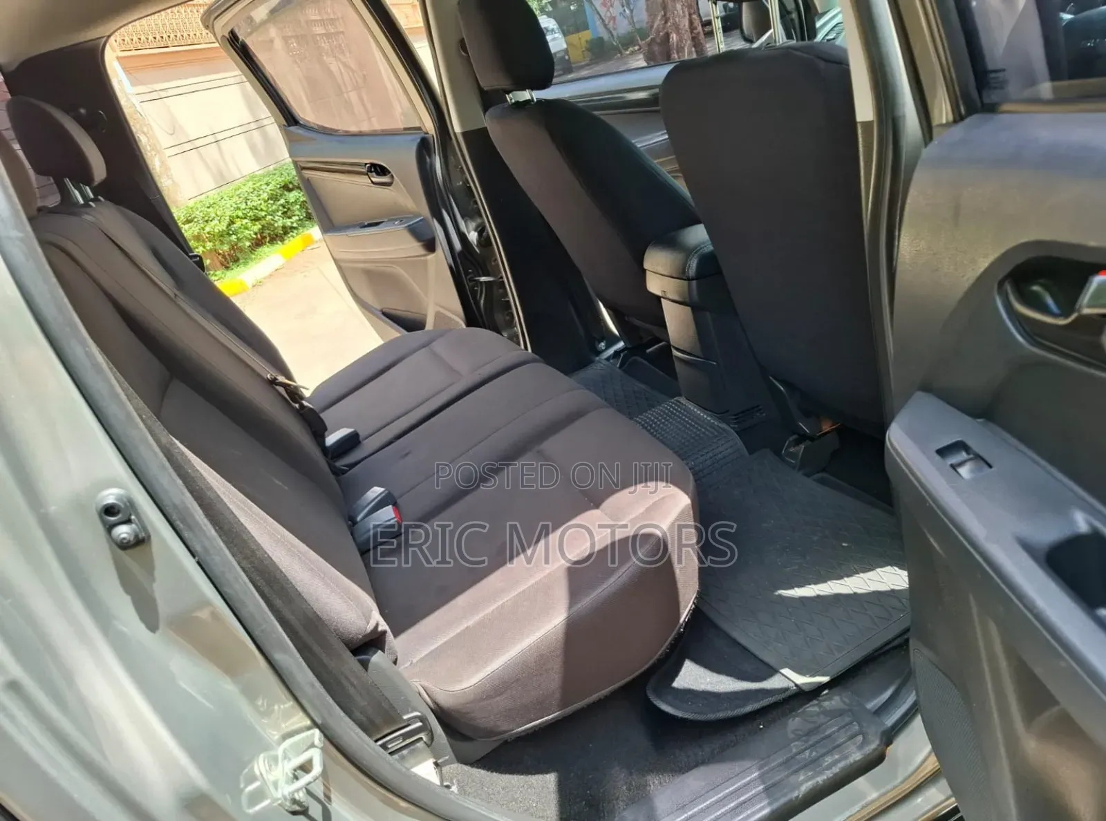 Isuzu D-MAX 2022 Brown