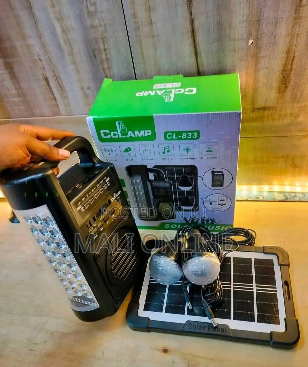 Cl-833 Solar Radio Kit Fm/Am/Sw Bluetooth Speaker 2 Bulbs Power Bank