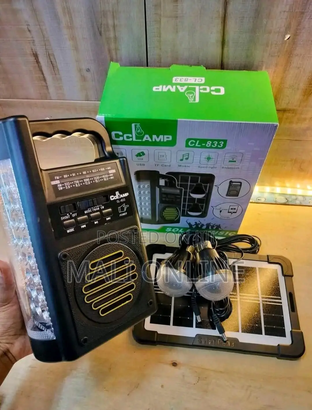 Cl-833 Solar Radio Kit Fm/Am/Sw Bluetooth Speaker 2 Bulbs Power Bank