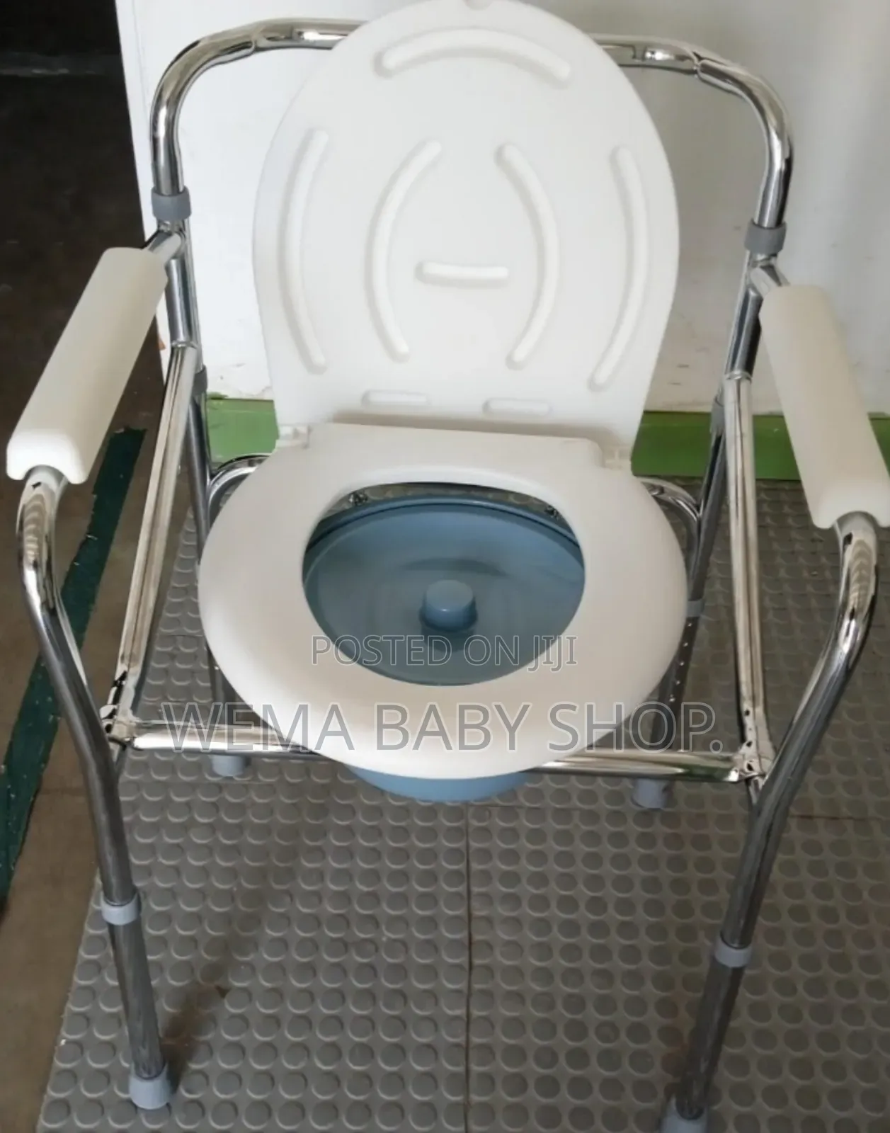 Foldable Commode Portable Toilet for Individuals With Limited Mobility