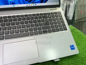 Laptop Dell Precision 3580 16GB Intel Core i7 SSD 500GB